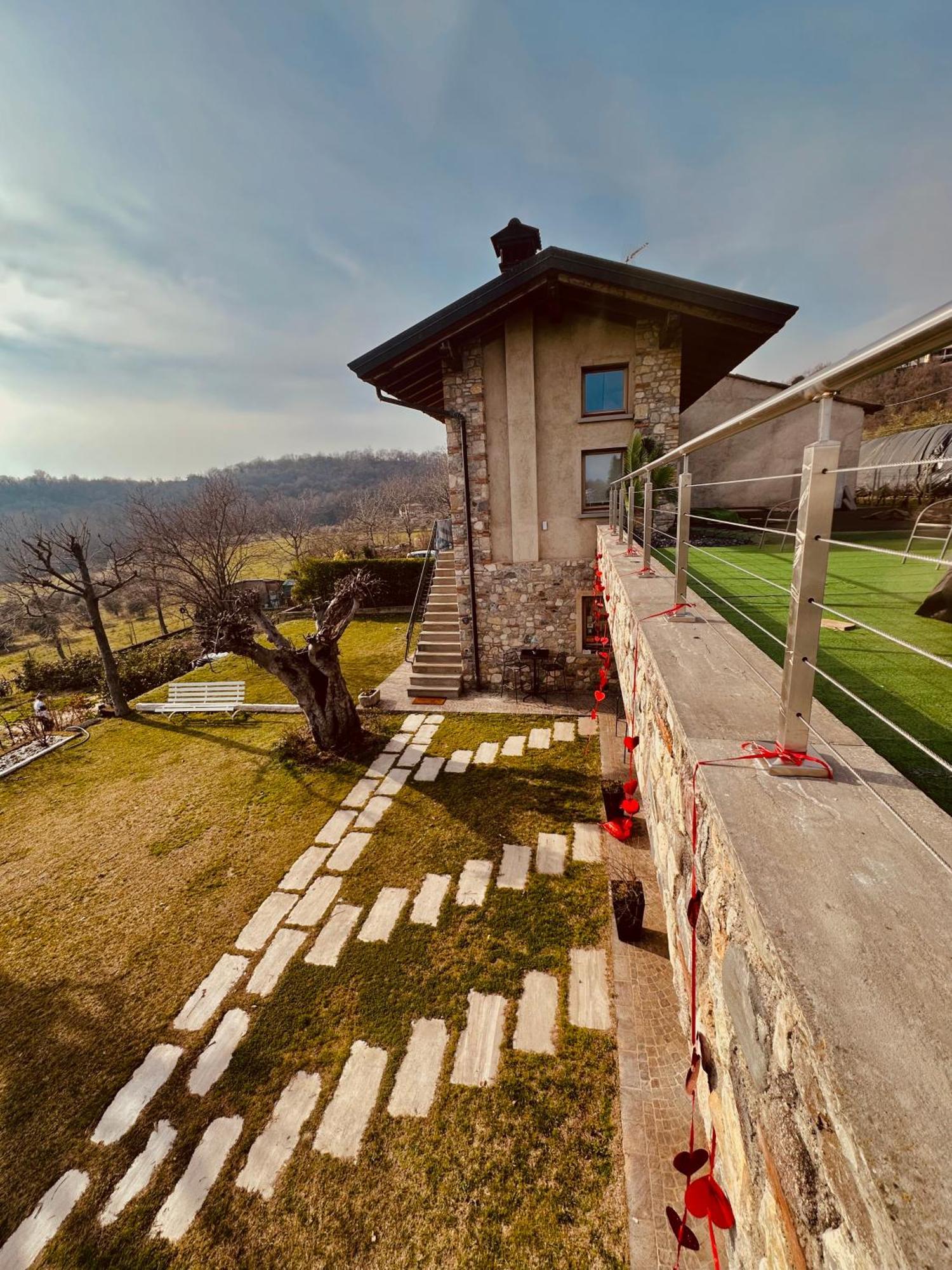 Holiday Home Sovenigo Puegnago Luaran gambar